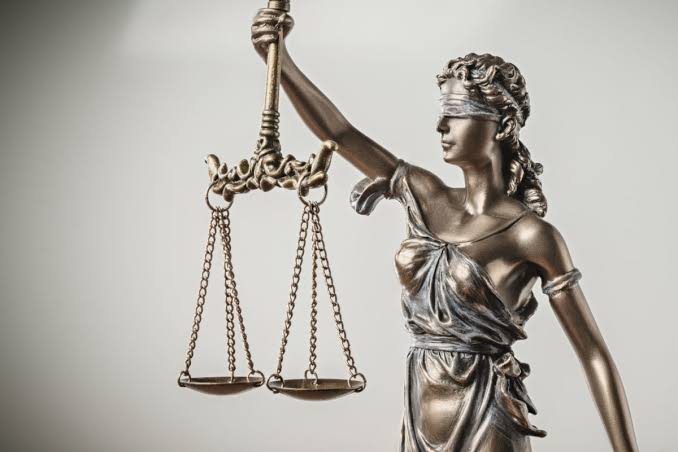 bilancia della giustizia, tribunale